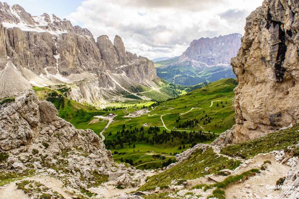 Descent to Passo Gardena
